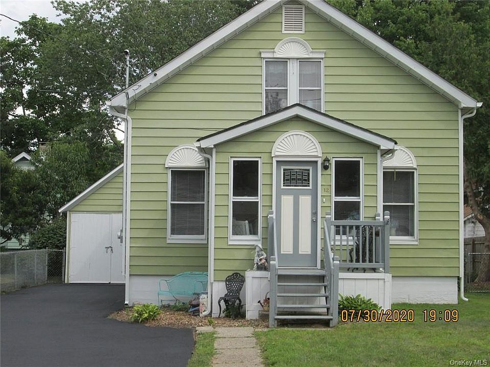 1st image of 12 Finneran Ln