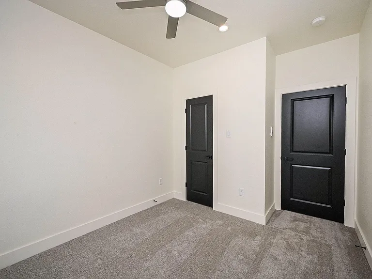 3839 Noah St #B — Photo 14