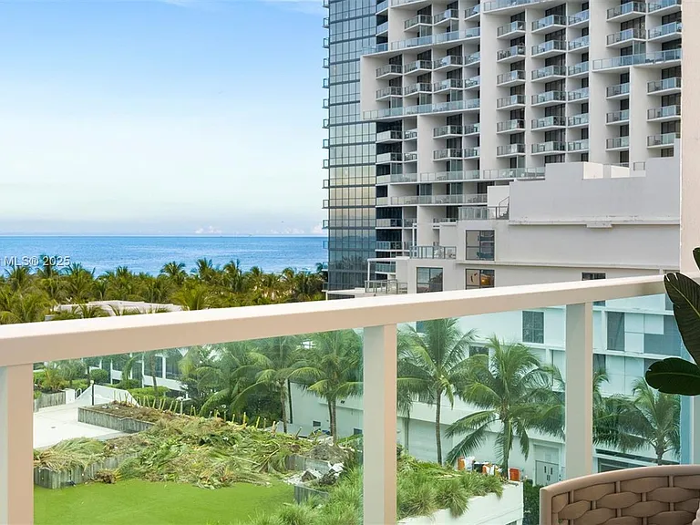 2301 Collins Ave #641 — Photo 31