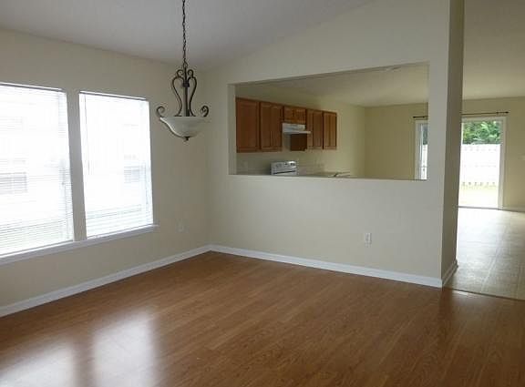 4th image of 422 Bostwick Cir Saint Augustine Fl