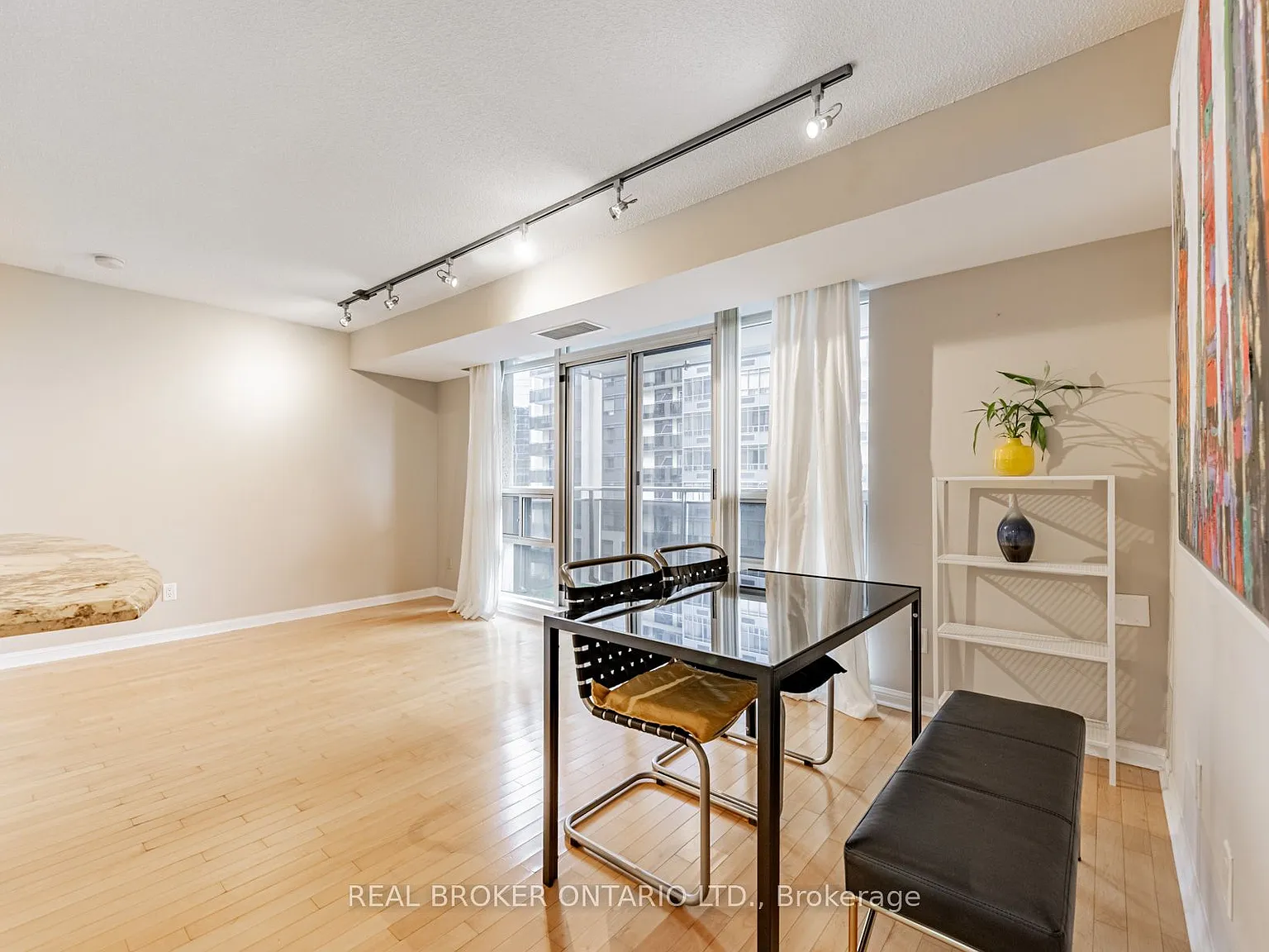 2 bed, $3,000 — Photo 3