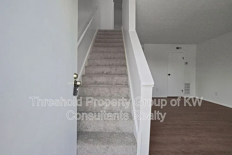 Building Photo - 2721 Brianlane Blvd #2727