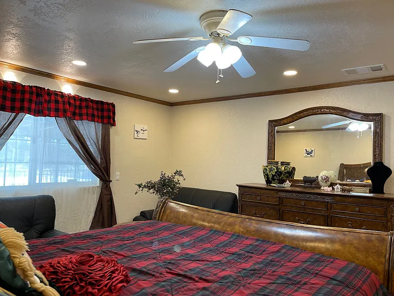 18165 Eucalyptus St #B — Photo 17