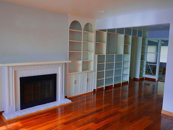 4th image of 1424 Young St