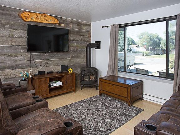 5th image of 3146 Canyon Dr