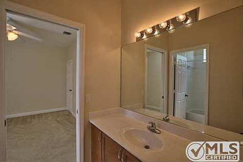 4th image of 3265 Thoreau Ave #16