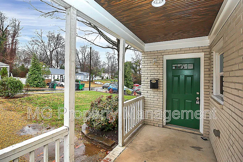 2 bed, 1.0 bath, 775 sqft, $1,795 — Photo 4