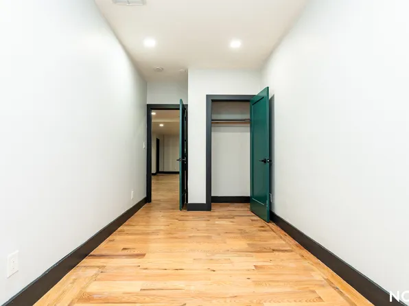 404 Onderdonk Avenue image 7 of 22