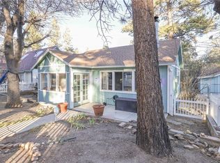 451 Victoria Ln, Sugarloaf, CA 92386