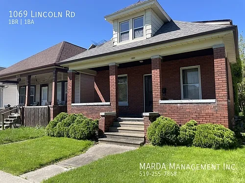 1069 Lincoln Rd Photo 1