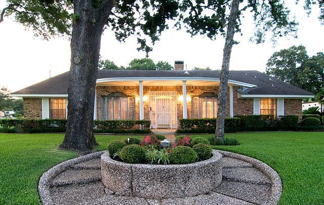 Elegant colonial facade