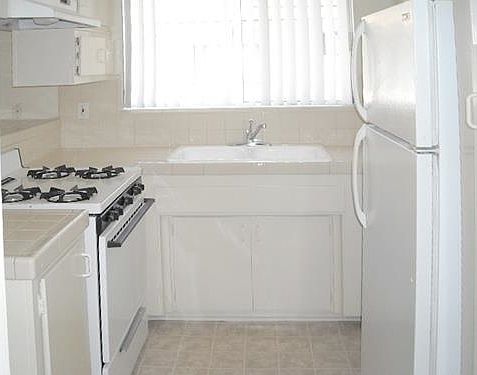 4th image of 811 Austin Ave APT 4