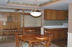 5th image of 32253 Cambridge Dr