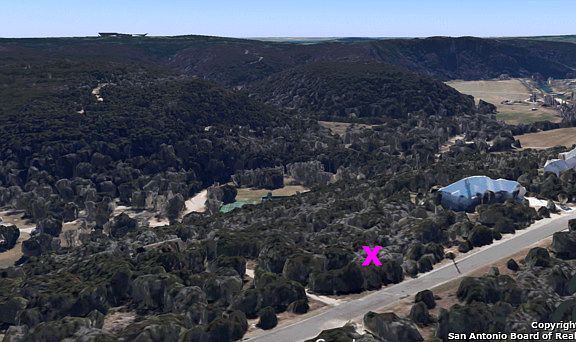 4th image of 2622 Summit Dr