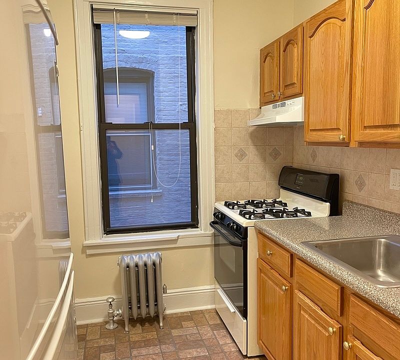 1st image of 25-39 33rd St #2