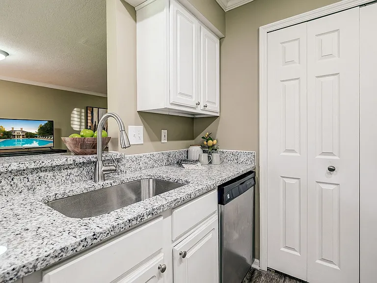The Woods at Polaris Parkway Apartment Homes — Photo 6
