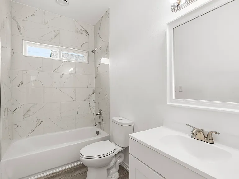 1215 Kellum St #1 — Photo 11