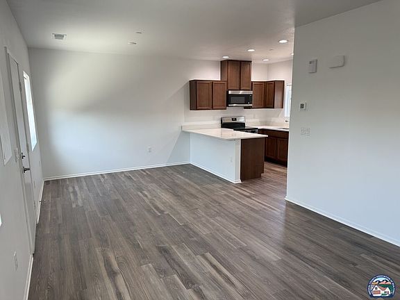 2nd image of 518 S F St