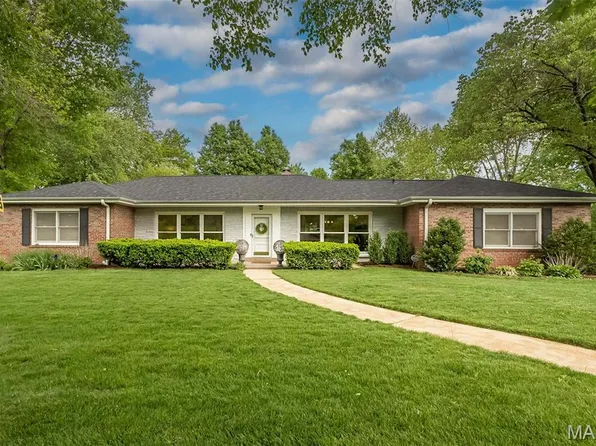 7 Kingston Manor Dr, Saint Louis, MO 63124
