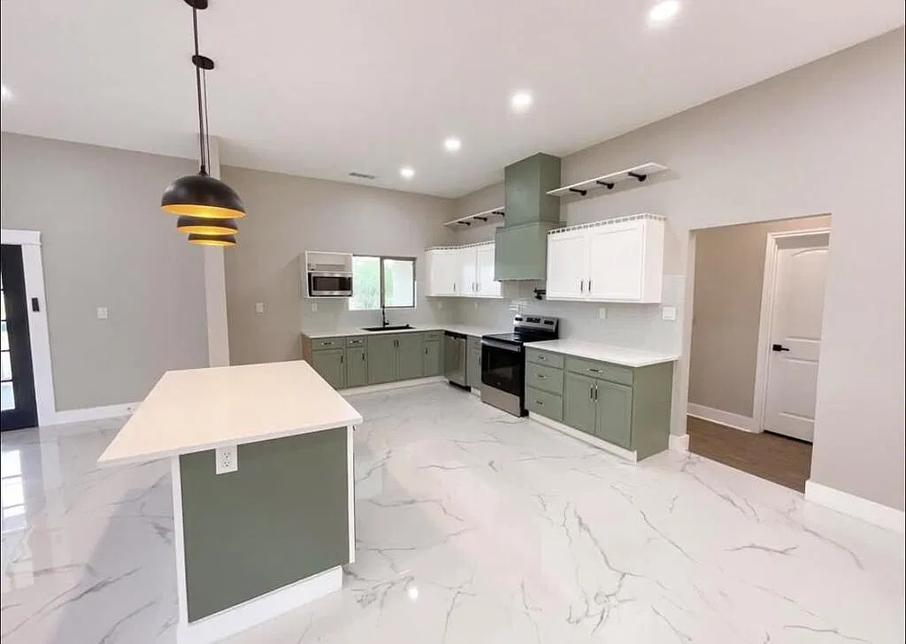 4 bed, 2131 sqft, $2,100 — Photo 4
