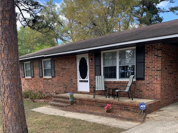 6350 Rockford Dr, Fayetteville, NC 28304