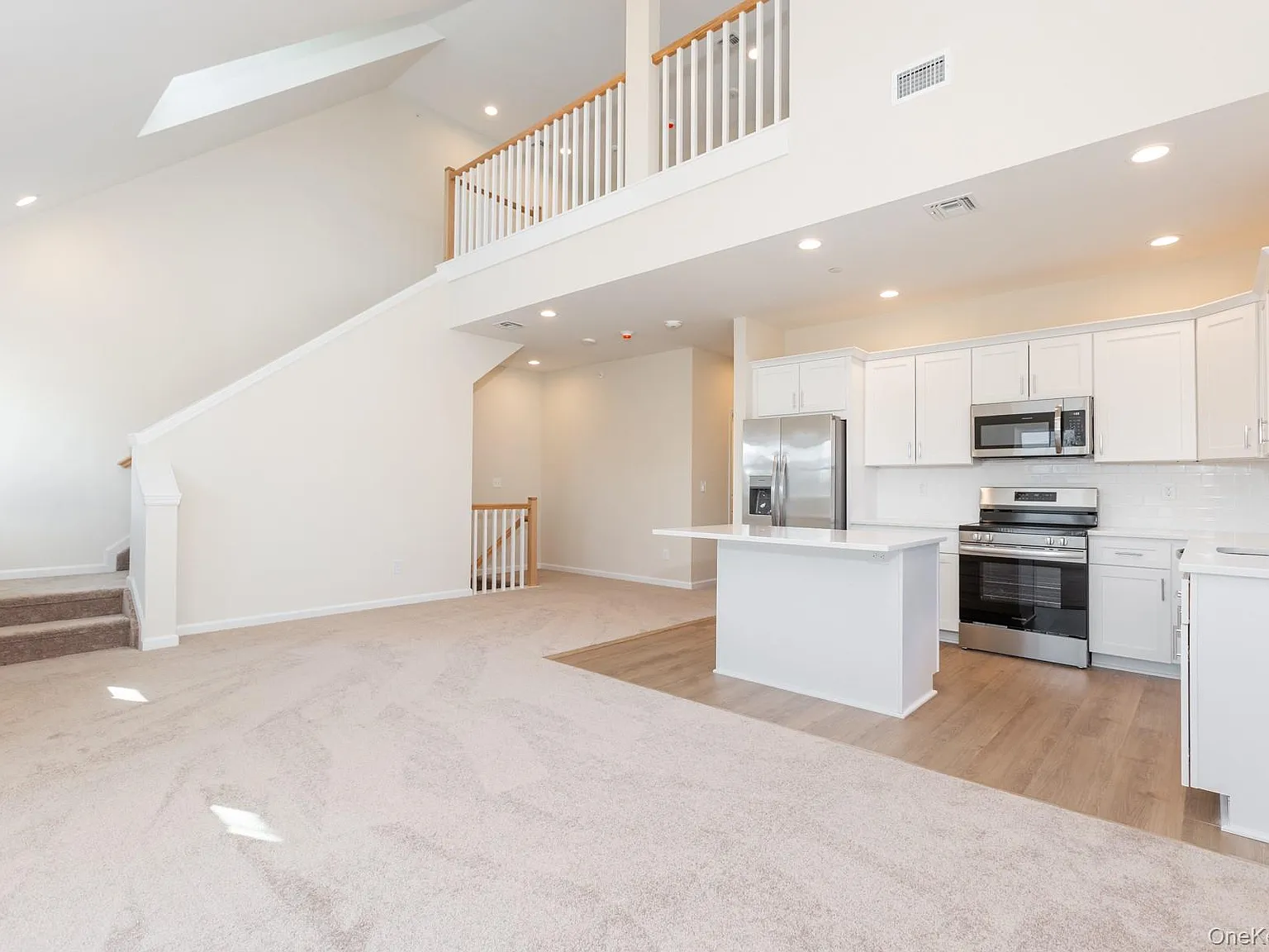 2 bed, 2.5 bath, 1146 sqft, $3,600 — Photo 2