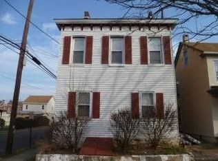 3 W 2nd St, Pottstown, PA 19464