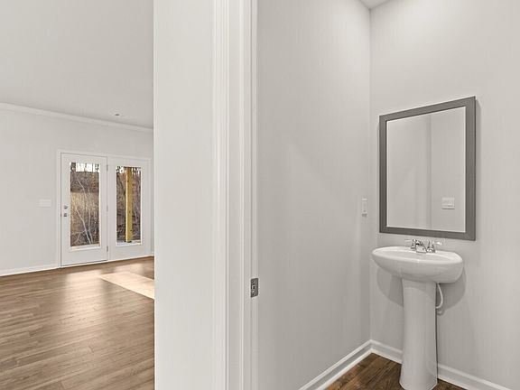 4th image of 4023 Peregrine Way
