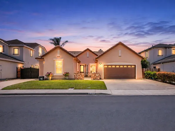 625 Sparrowhawk Dr, Vacaville, CA 95687