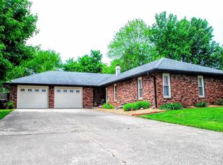 2334 W Village Ln, Springfield, MO 65807
