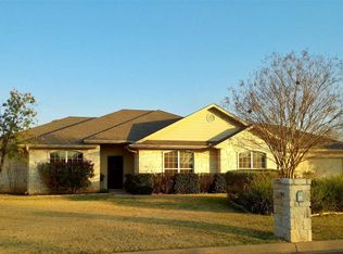 91 Firestone Pl, Meadowlakes, TX 78654