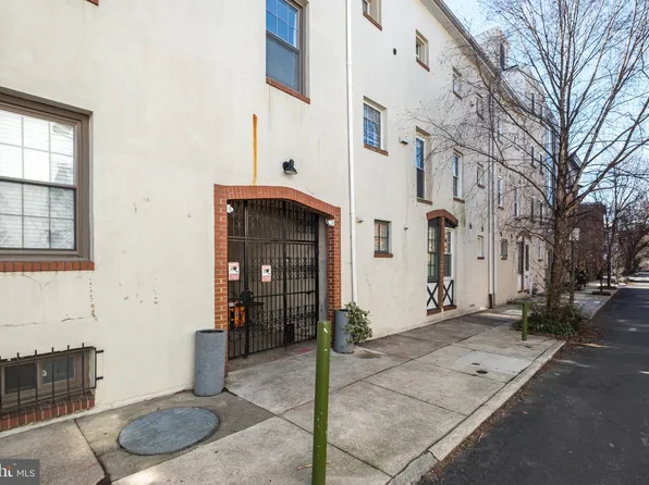 2304 Naudain St, Philadelphia, PA 19146