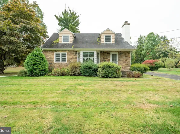 131 N Shady Retreat Rd, New Britain, PA 18901