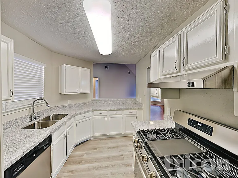 18603 Bridoon Dr — Photo 5
