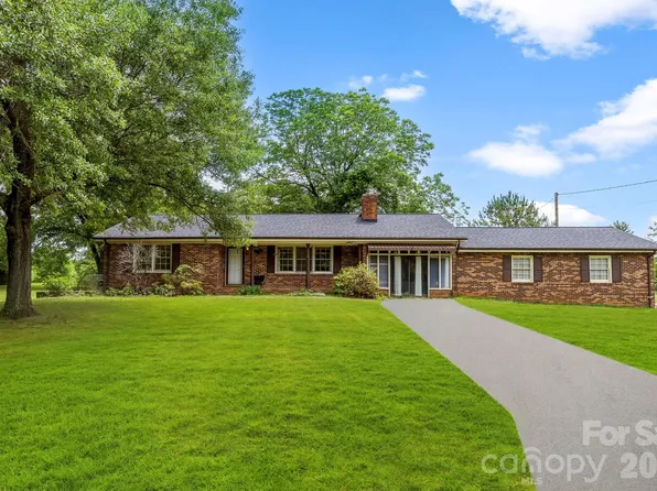 2829 Bettis Rd, Grover, NC 28073