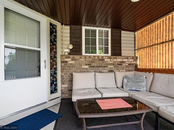 5th image of 10566 Able St NE