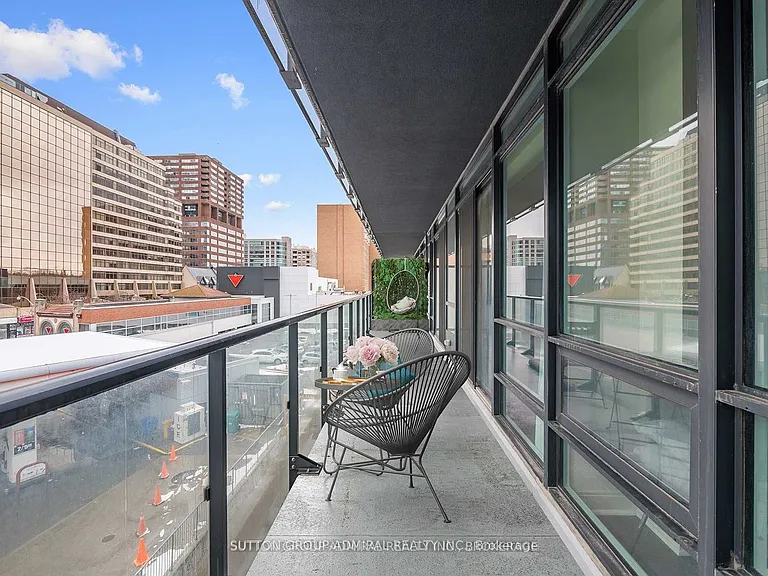 825 Church St #301 — Photo 6