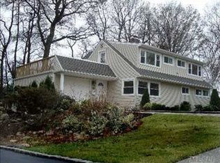 56 Wakefield Ave, Port Washington, NY 11050