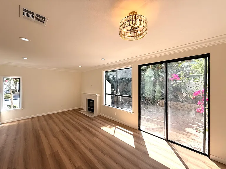 451 Pavarotti Dr — Photo 3