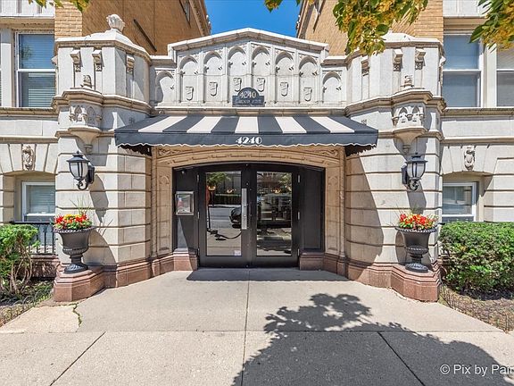 2nd image of 4240 N Clarendon Ave APT 305N