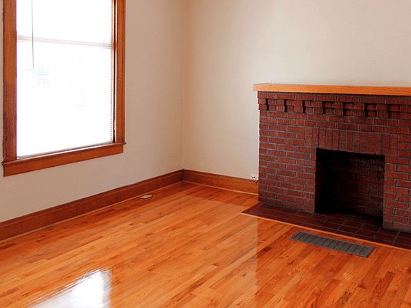 3rd image of 56 W Norwich Ave