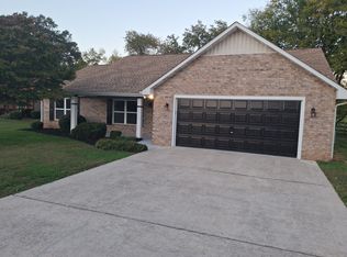 1510 Cavalier Dr, Maryville, TN 37803