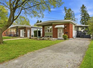 16 Ronaldshay Ave, Hamilton, ON L9A 3B1