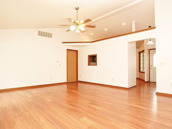 2nd image of 411 Bison Blvd