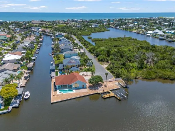 559 N 10th St, Flagler Beach, FL 32136