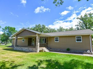 102 Colony Dr S, Karlstad, MN 56732