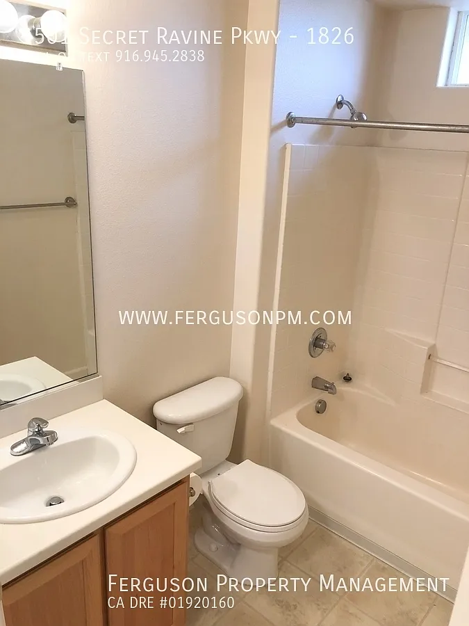 Spacious Two Bedroom Condo in East Roseville! — Photo 4