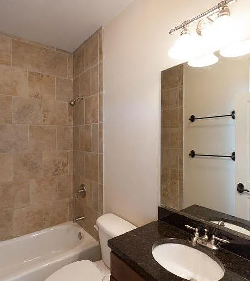 913 Wall St — Photo 16