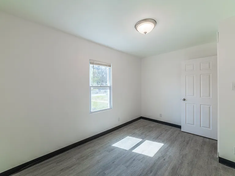 7235 Schneider Ave — Photo 10