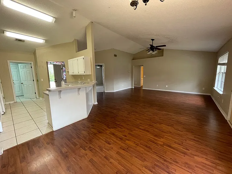 7350 Copter Ln — Photo 2